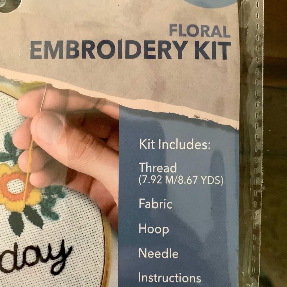 Embroidery Kit - Picture 4 of 6